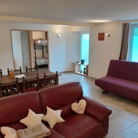 Les Petits Bonhommes Feriehus *